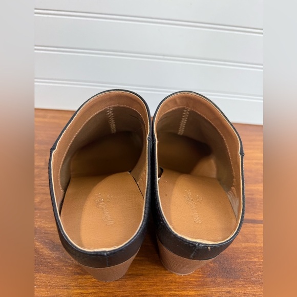 Universal Thread women’s black pointy toe heeled mule boots. Size 8 - Picture 4 of 8